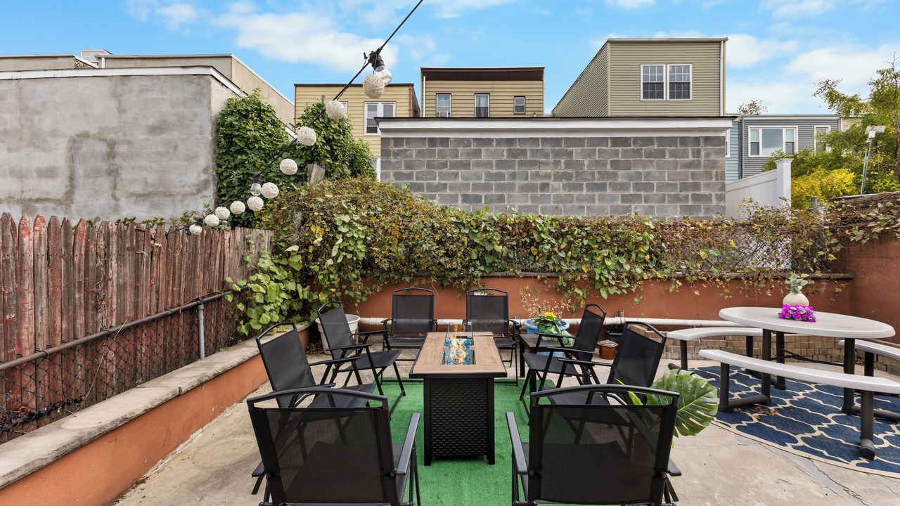 Photo of Outdoor in The Heights