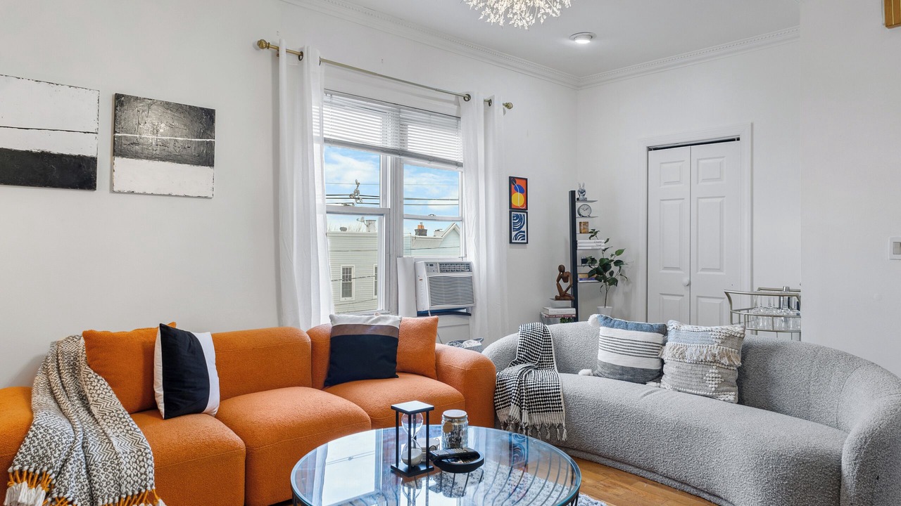 Photo of Livingroom in The Heights