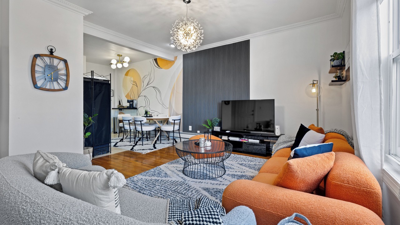 Photo of Livingroom in The Heights