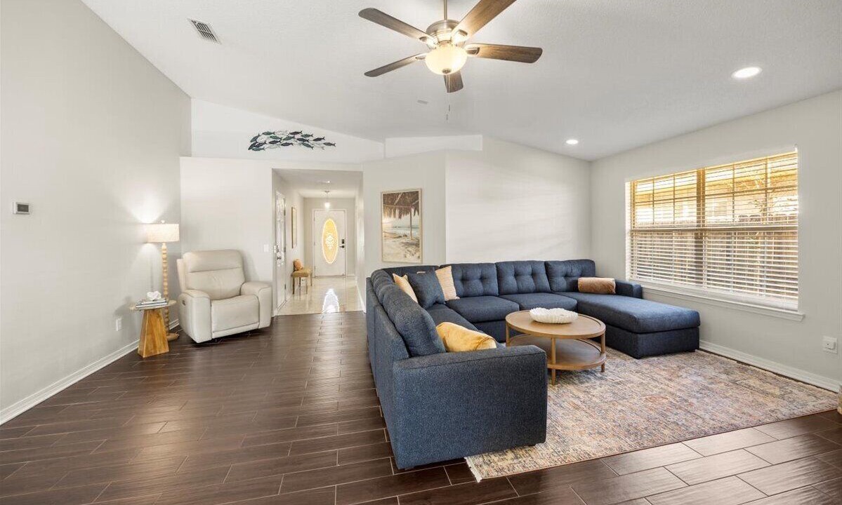 Photo of Livingroom in Bellview