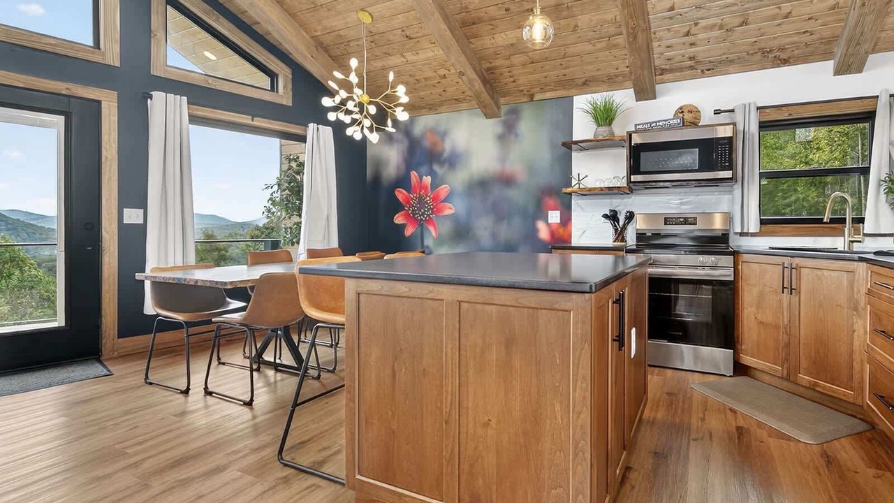 Photo of Kitchen in Saluda