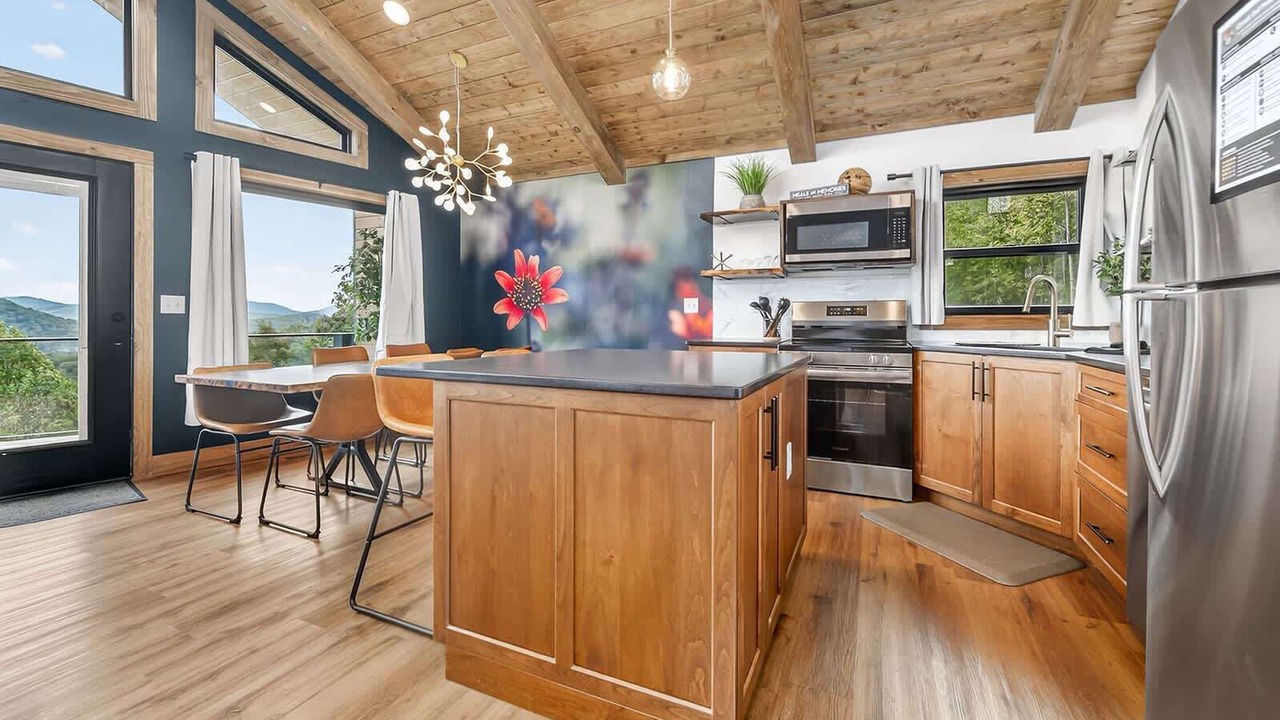 Photo of Kitchen in Saluda