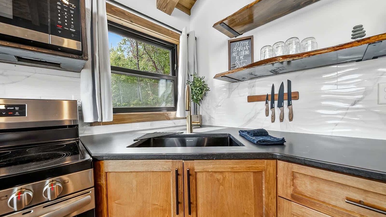 Photo of Kitchen in Saluda