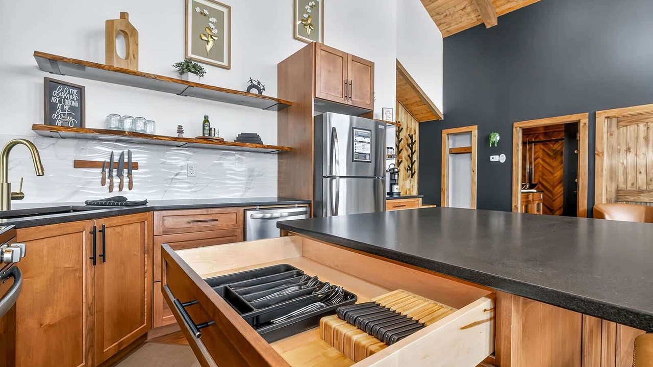 Photo of Kitchen in Saluda