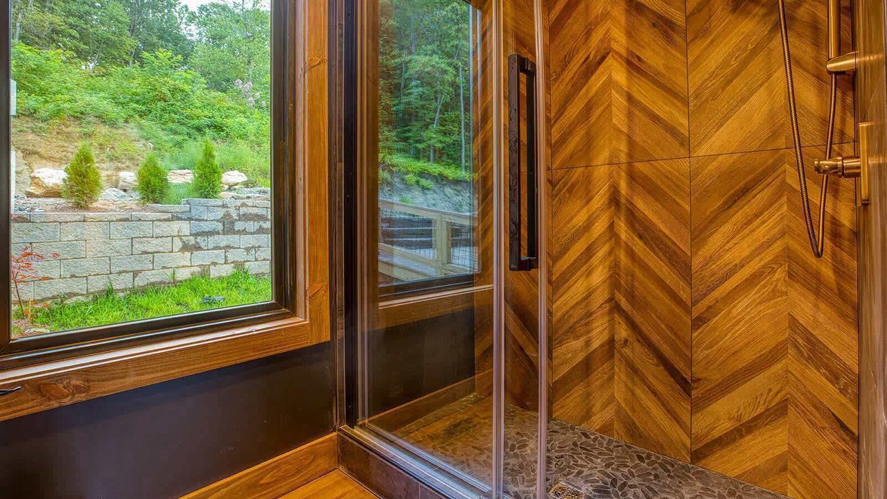 Photo of Bathroom in Saluda