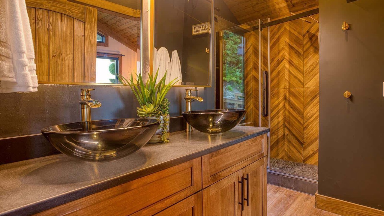 Photo of Bathroom in Saluda