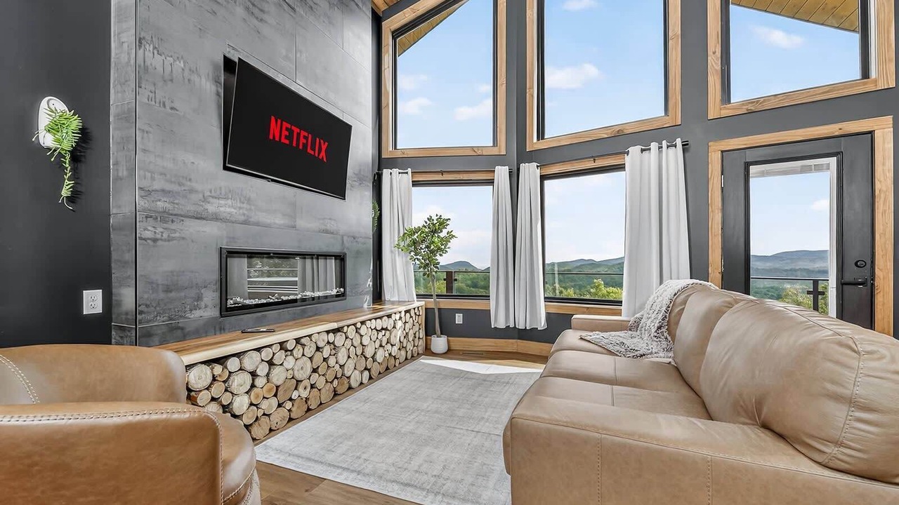 Photo of Livingroom in Saluda