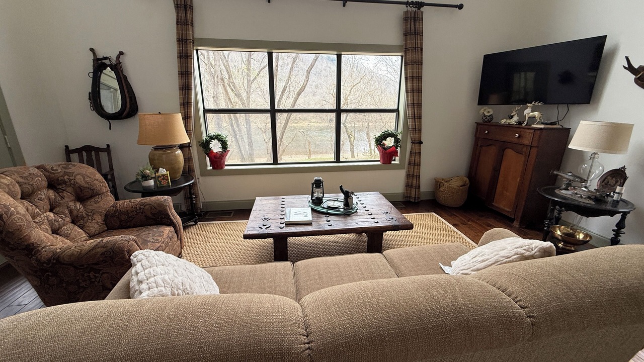Photo of Livingroom in Boswell