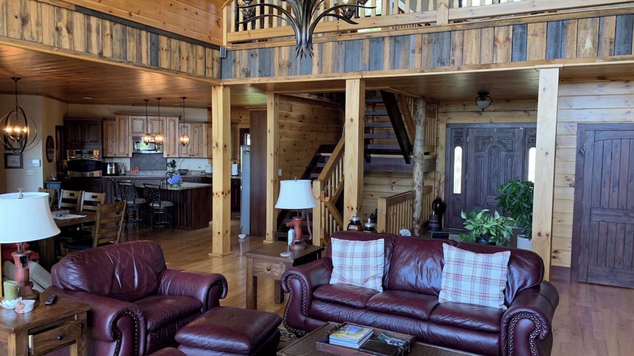 Photo of Livingroom in Pisgah Forest