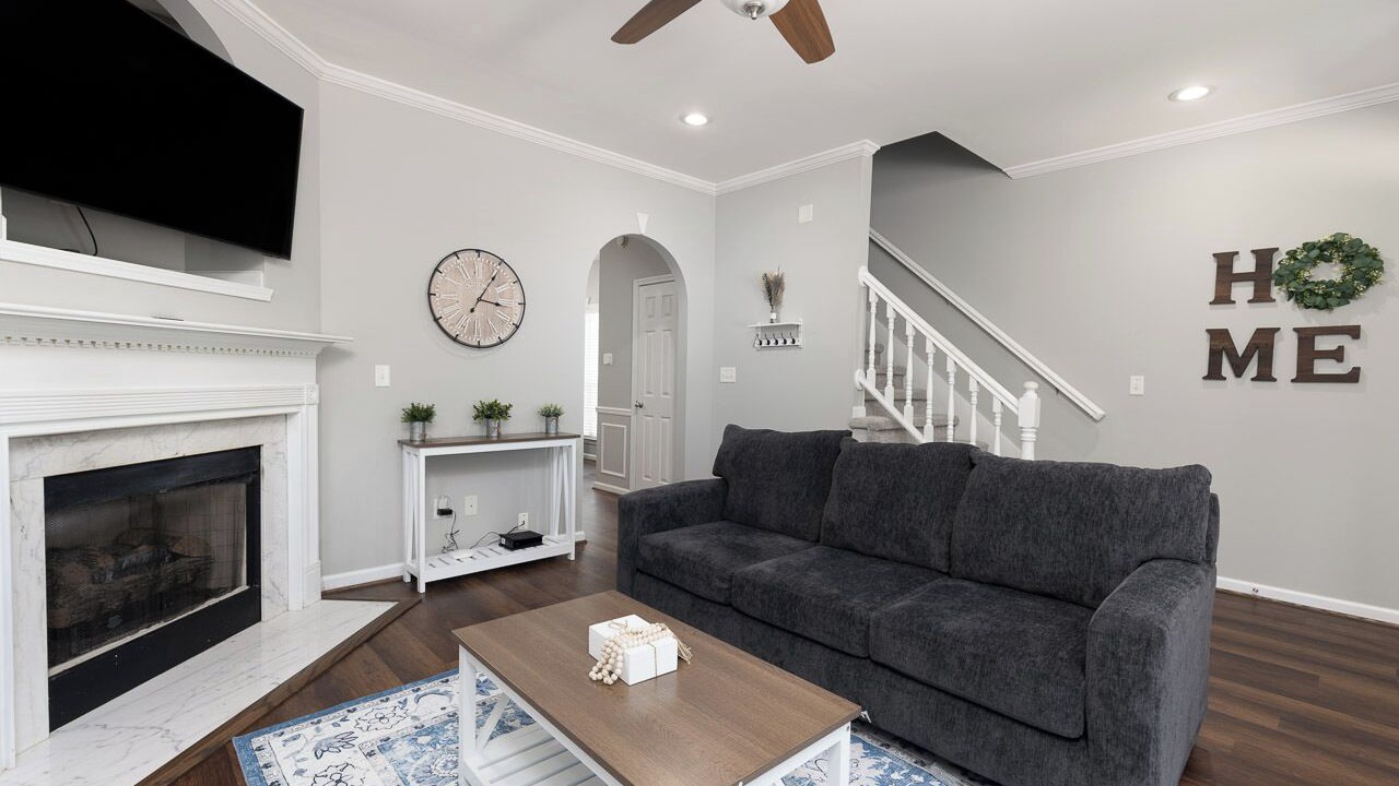 Photo of Livingroom in Pelham