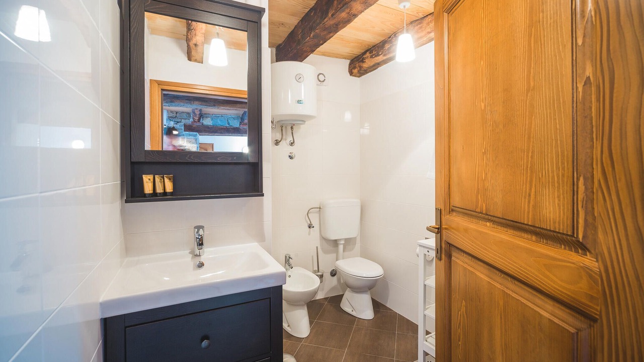Photo of Bathroom in Oprtalj