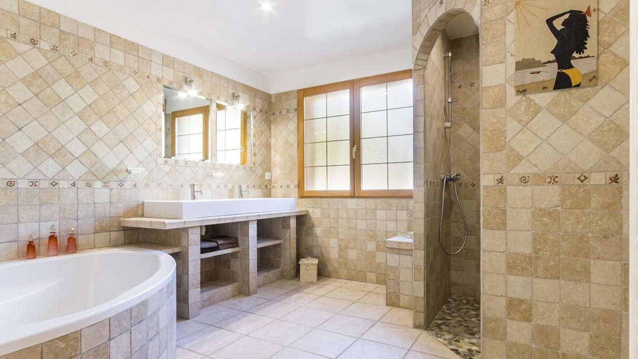 Photo of Bathroom in Acquigny