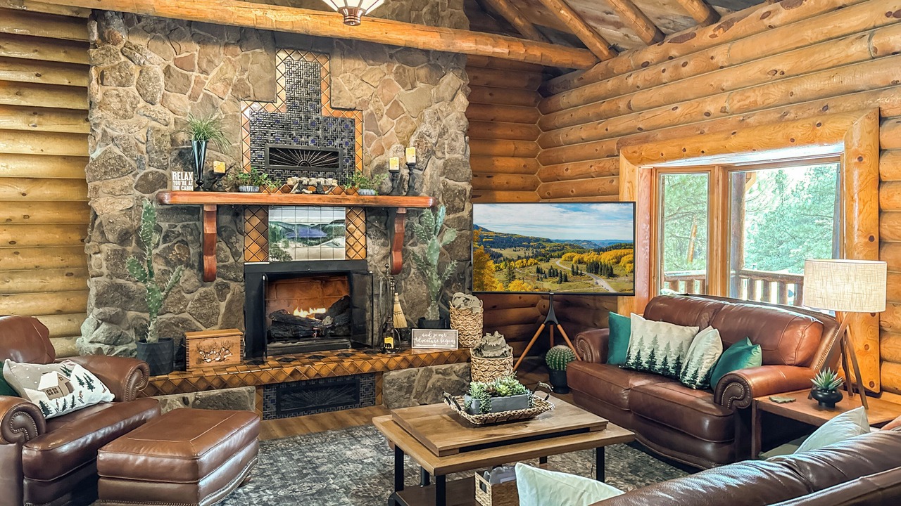 Photo of Livingroom in Angel Fire