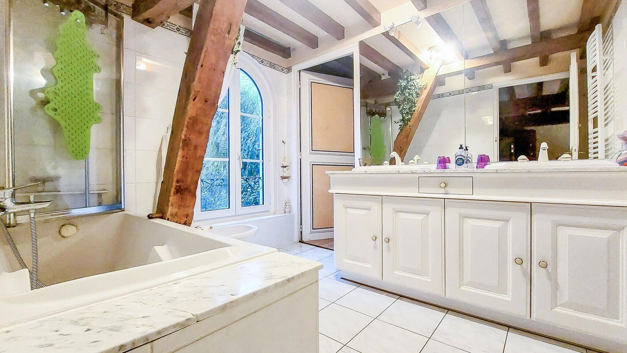 Photo of Bathroom in Renty