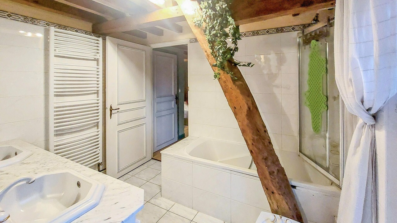 Photo of Bathroom in Renty