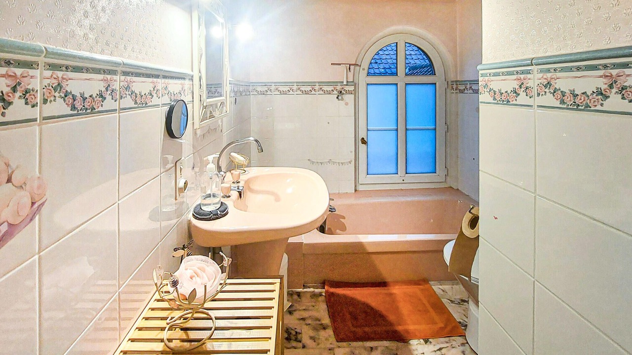 Photo of Bathroom in Renty