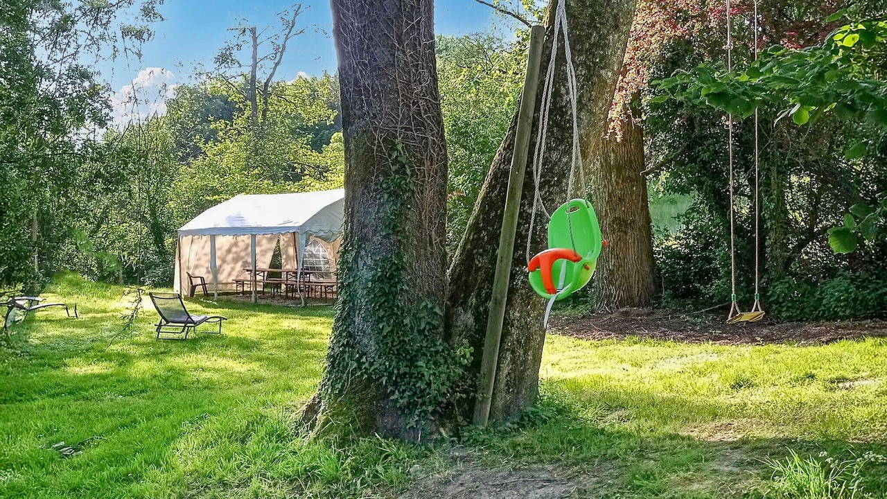 Photo of Others in Renty