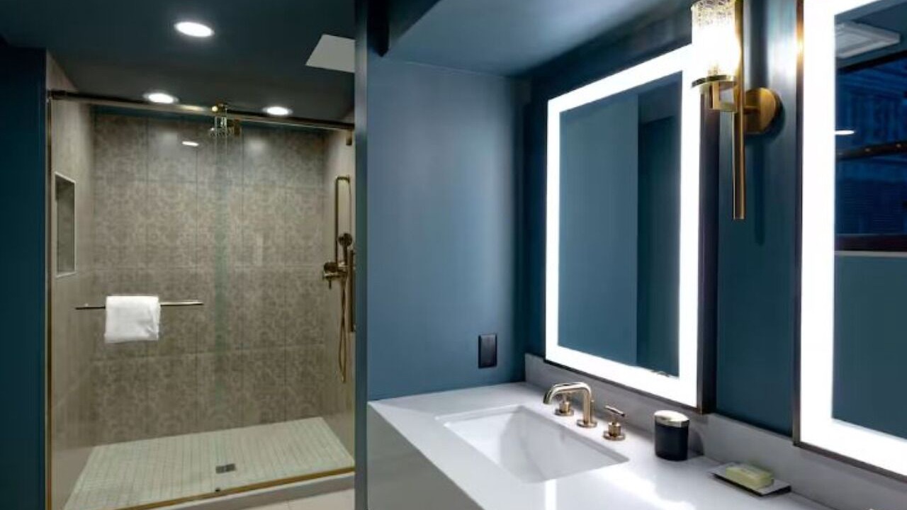 Photo of Bathroom in Downtown Des Moines