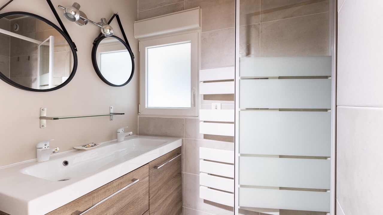 Photo of Bathroom in Saint-Aignan