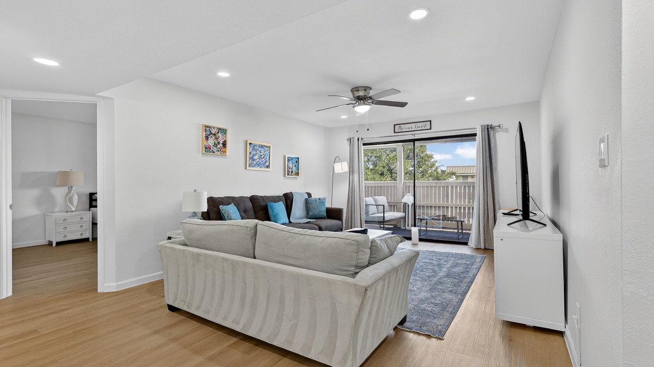 Photo of Livingroom in South Main