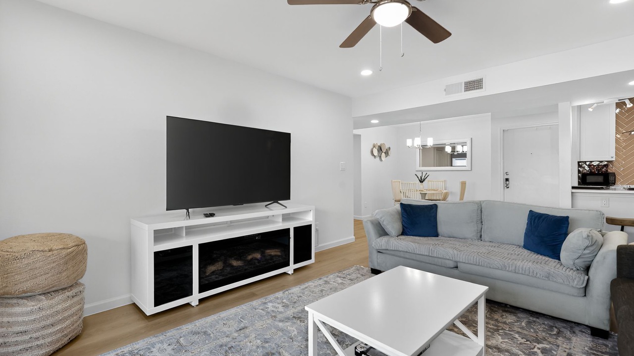 Photo of Livingroom in South Main