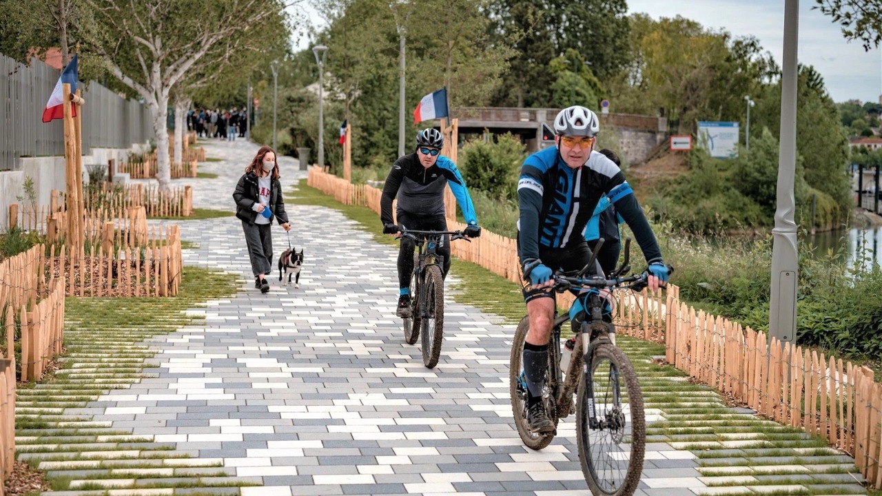 Photo of Others in Neuilly-sur-Marne