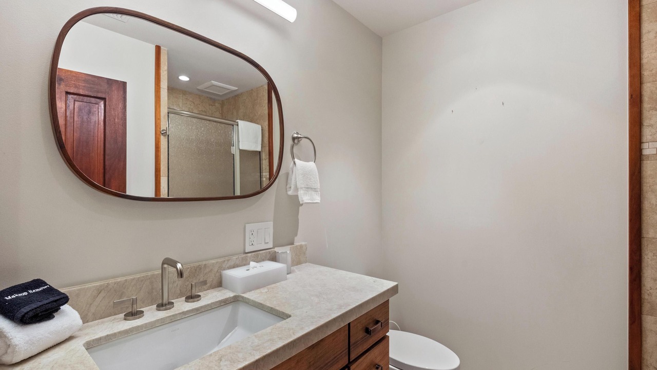 Photo of Bathroom in Historic Lahaina Front Street