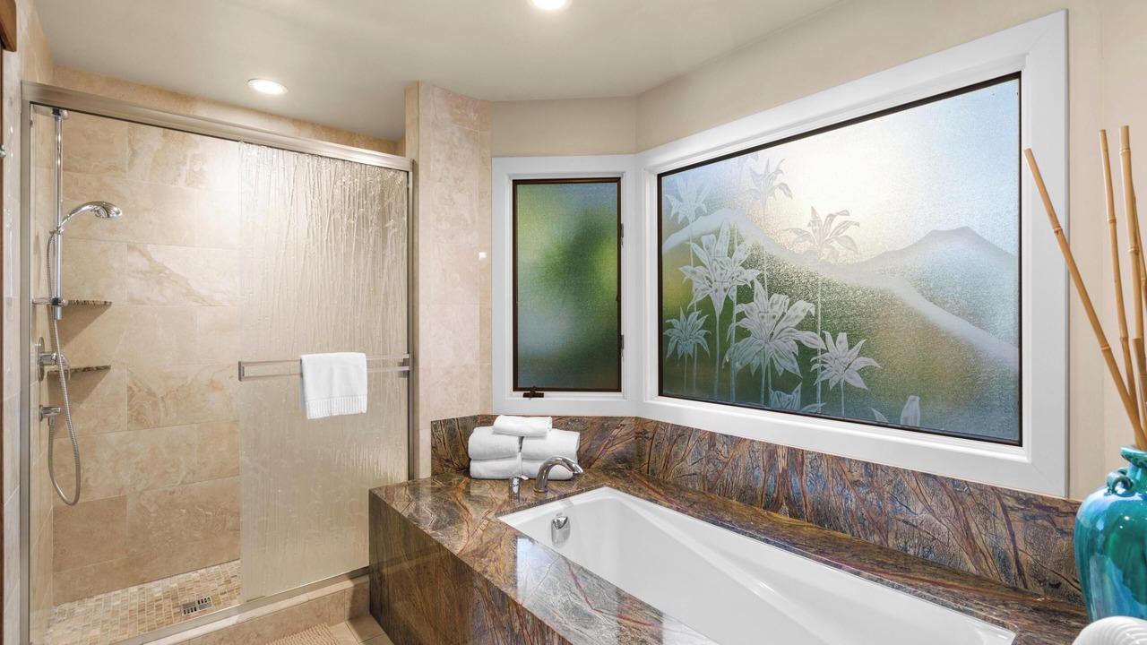 Photo of Bathroom in Historic Lahaina Front Street