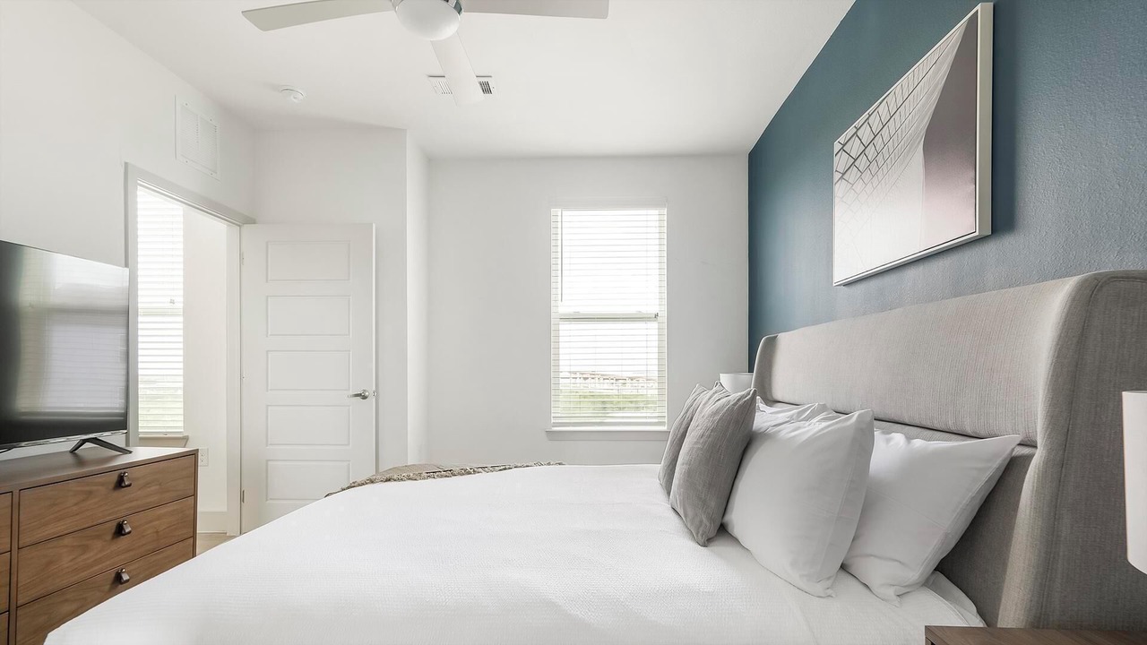 Photo of Bedroom in Manor