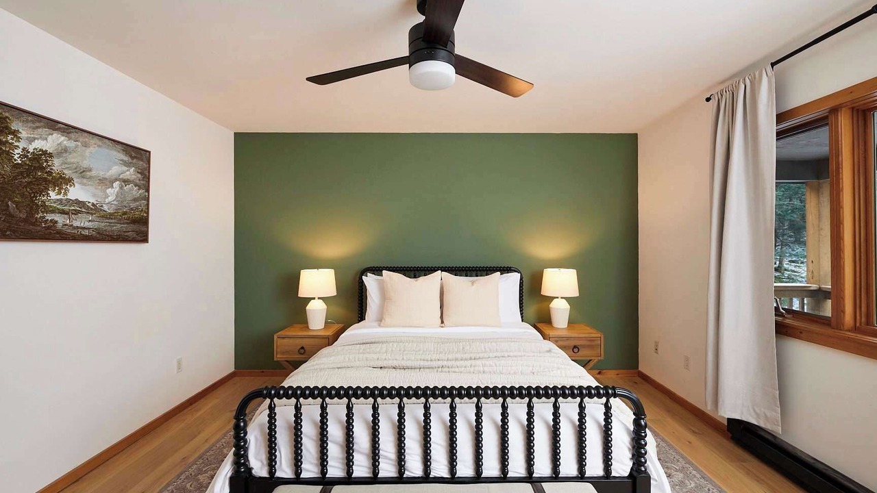 Photo of Bedroom in Roscoe