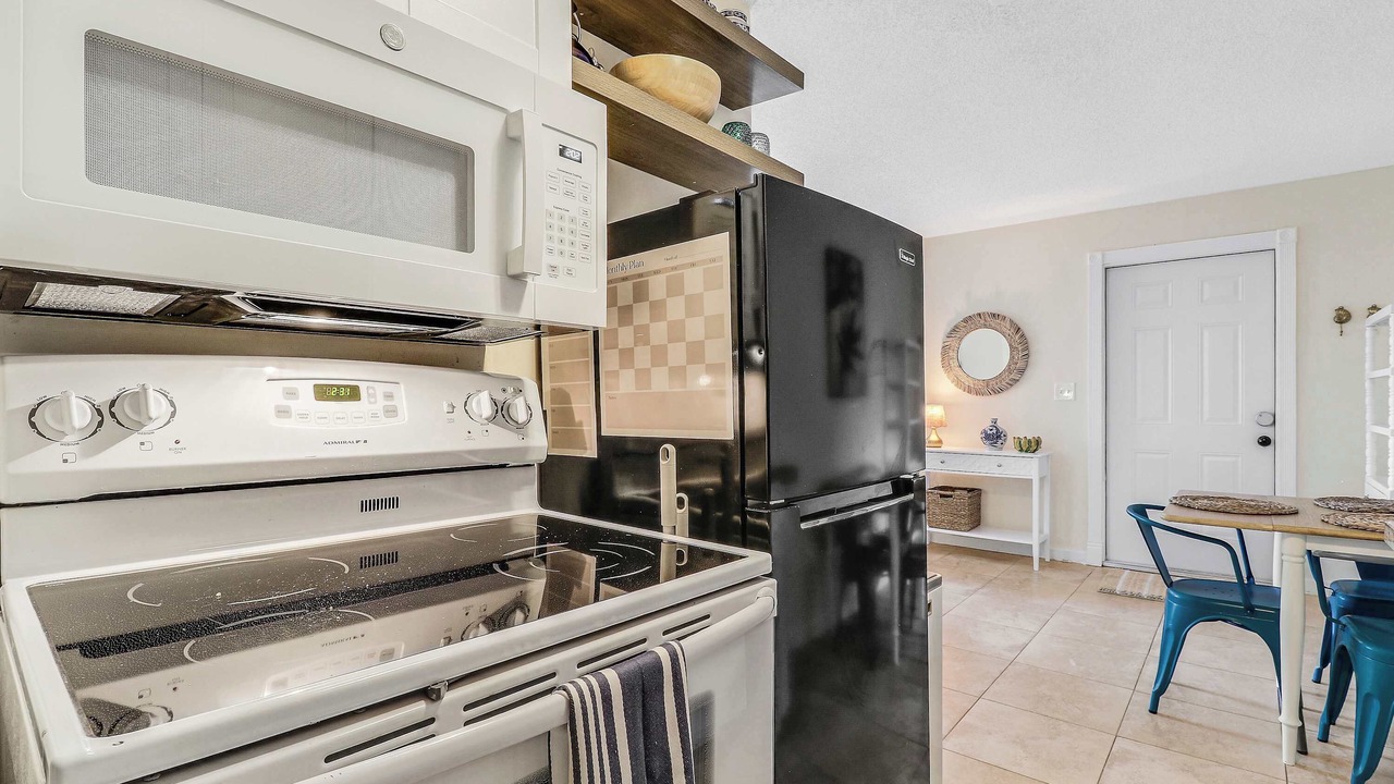 Photo of Kitchen in Flamingo Parks