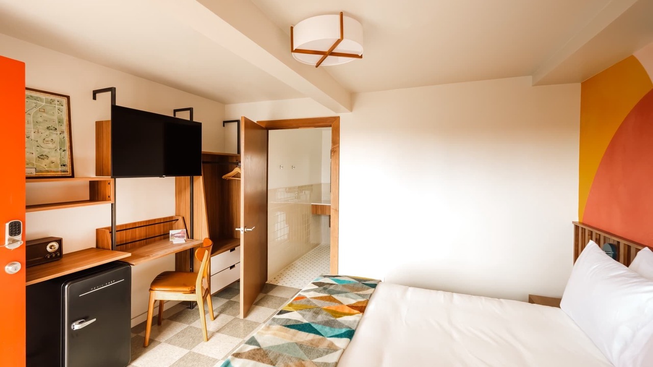 Photo of Bedroom in Hale