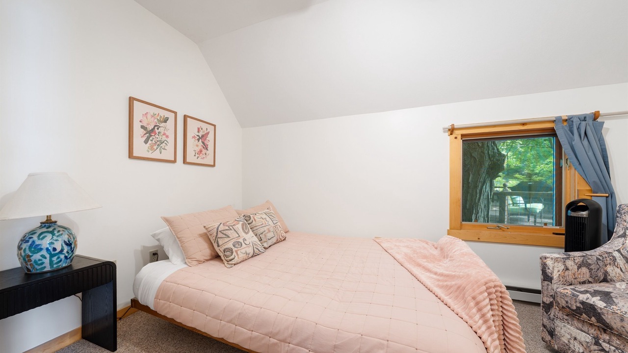 Photo of Bedroom in Lake Ann