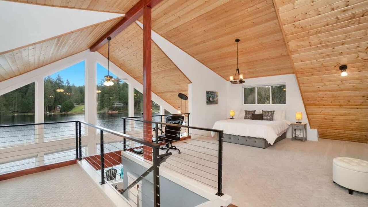 Photo of Bedroom in Warm Beach