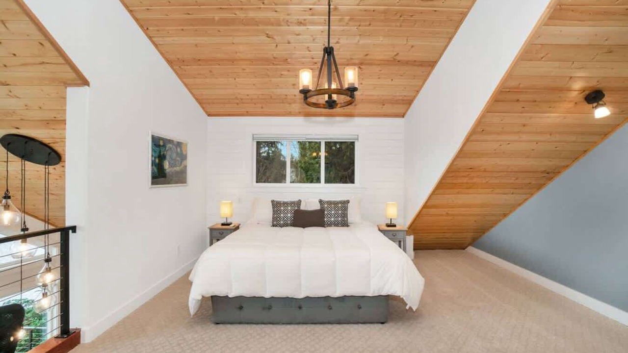 Photo of Bedroom in Warm Beach