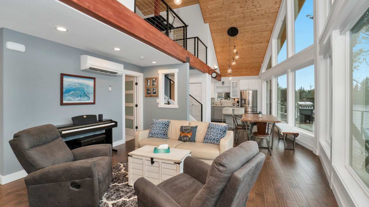 Photo of Livingroom in Warm Beach