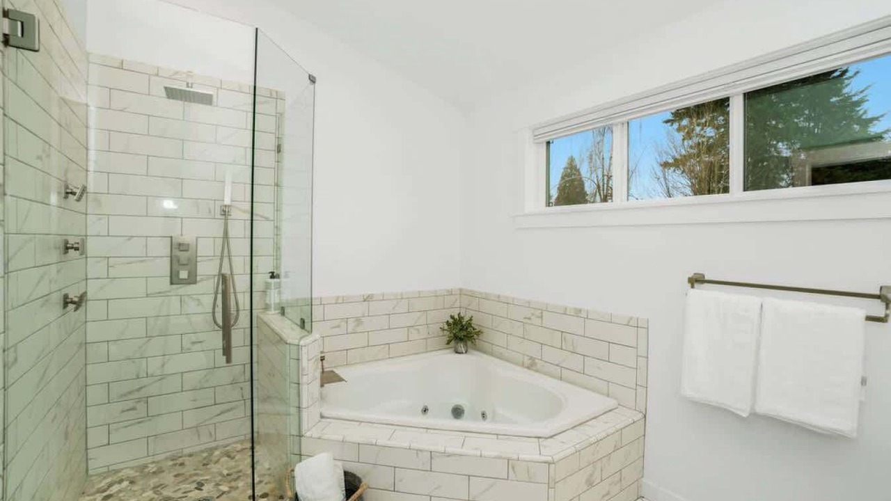 Photo of Bathroom in Warm Beach