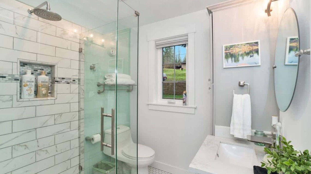 Photo of Bathroom in Warm Beach