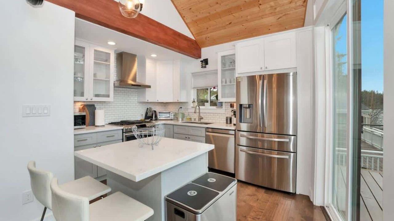 Photo of Kitchen in Warm Beach