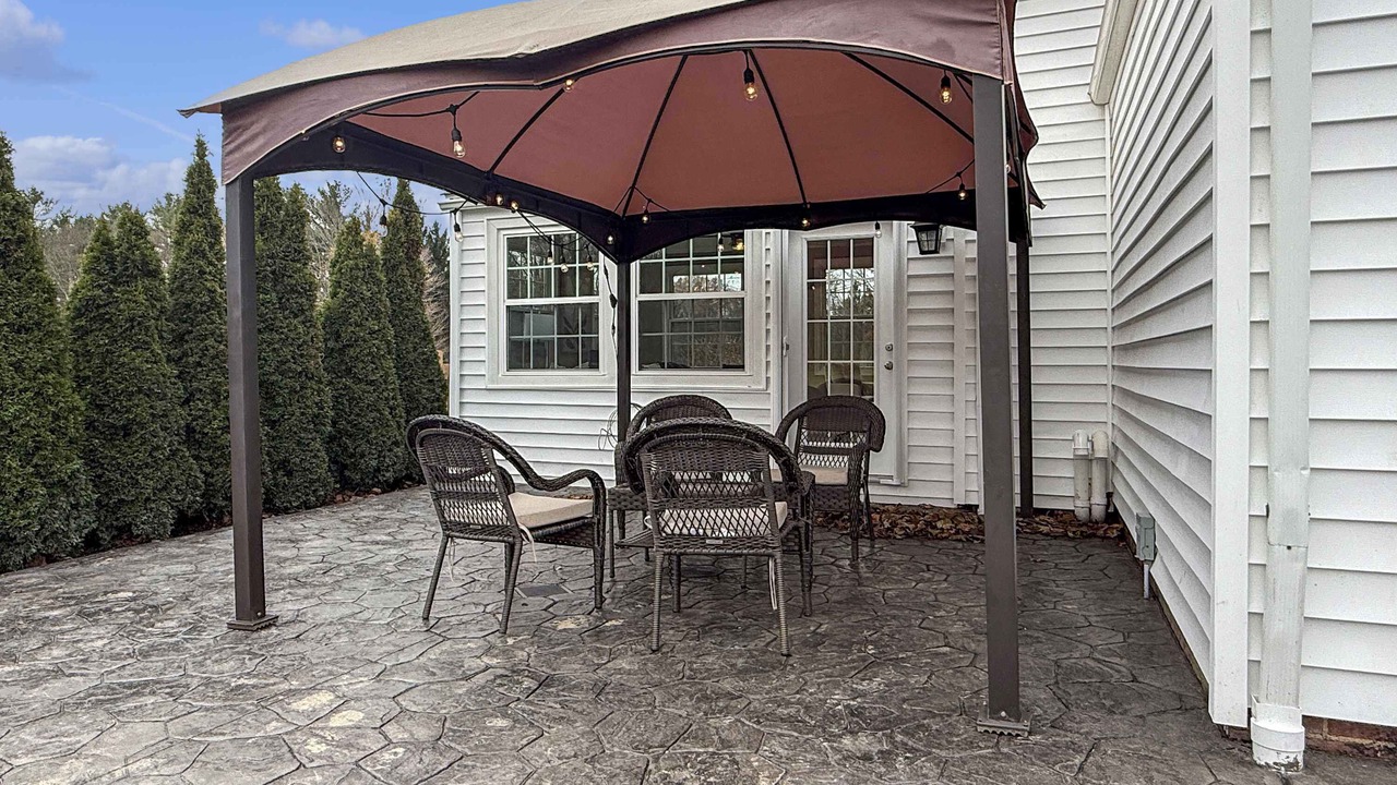 Photo of Outdoor in Novelty
