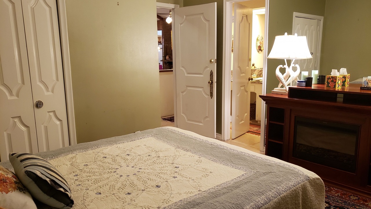 Photo of Bedroom in Far North Dallas