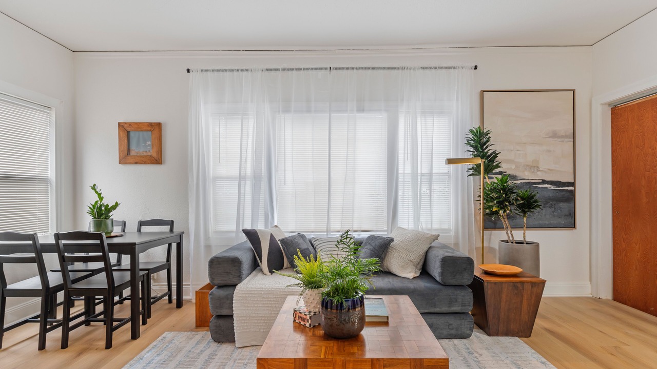 Photo of Livingroom in Southwest Berkeley