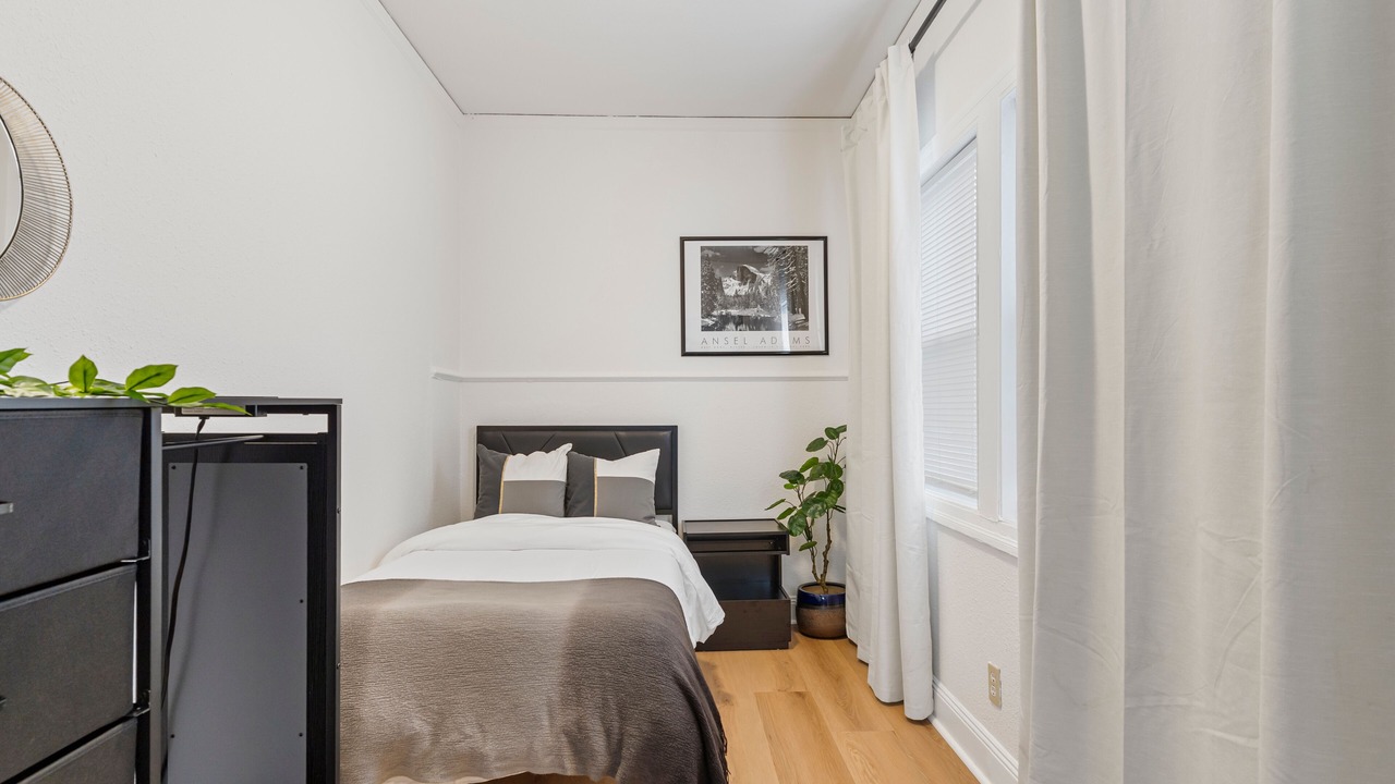 Photo of Bedroom in Southwest Berkeley