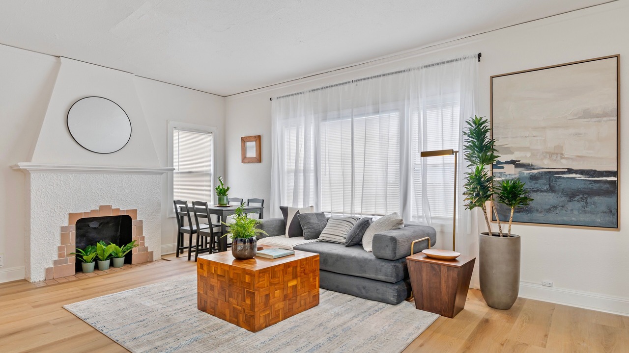 Photo of Livingroom in Southwest Berkeley