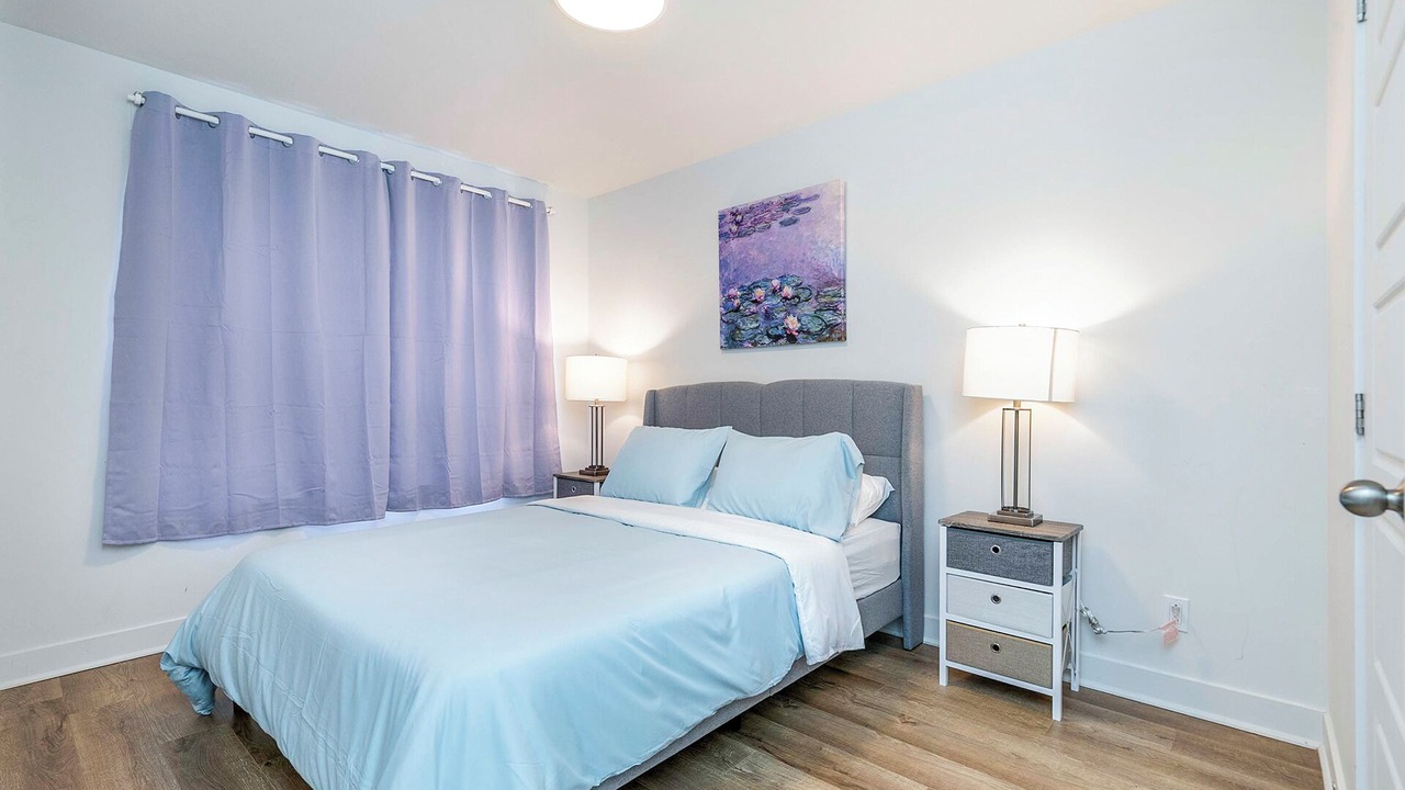 Photo of Bedroom in Longueuil