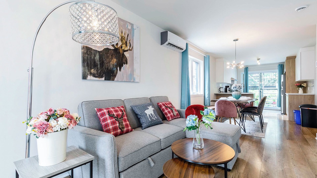 Photo of Livingroom in Longueuil