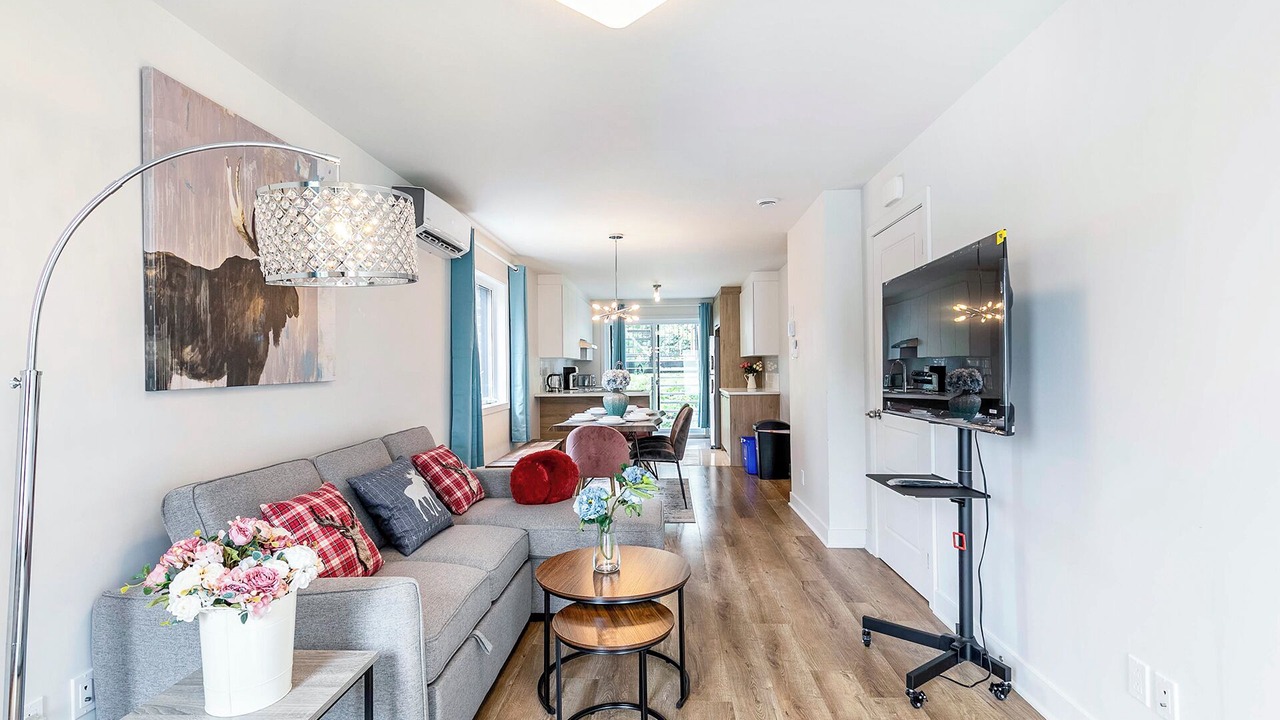 Photo of Livingroom in Longueuil