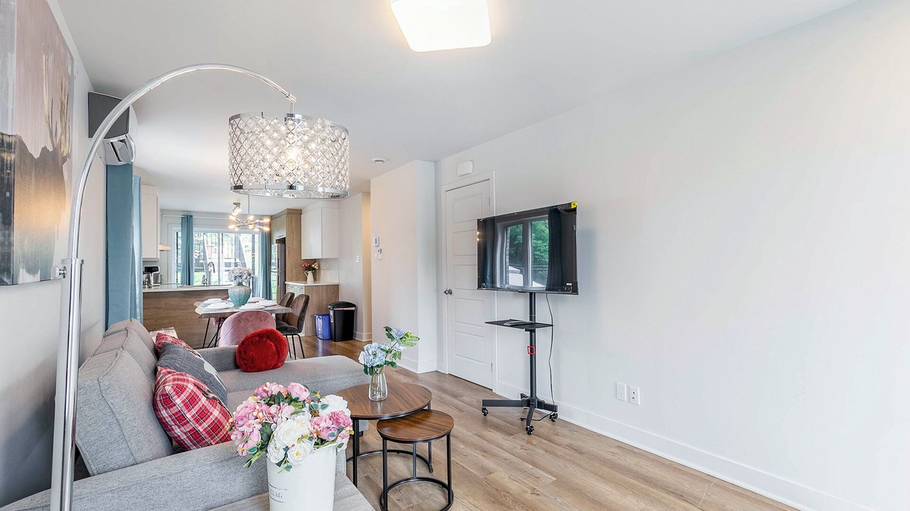 Photo of Livingroom in Longueuil