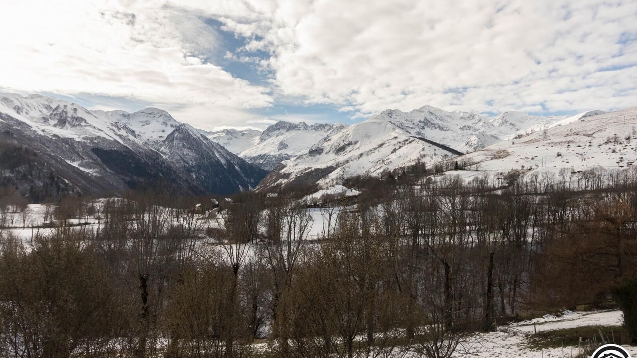 Photo of Others in Estenos