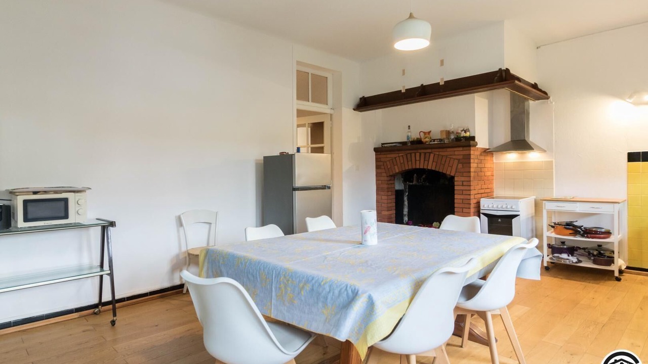 Photo of Others in Estenos